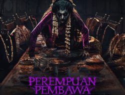 Poster Resmi “Perempuan Pembawa Sial” Ungkap Sosok Mengerikan dan Tubuh Tanpa Kepala, Apa yang Sebenarnya Terjadi?